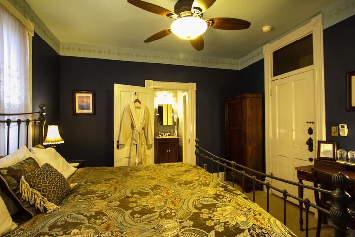 Room 8 of 41