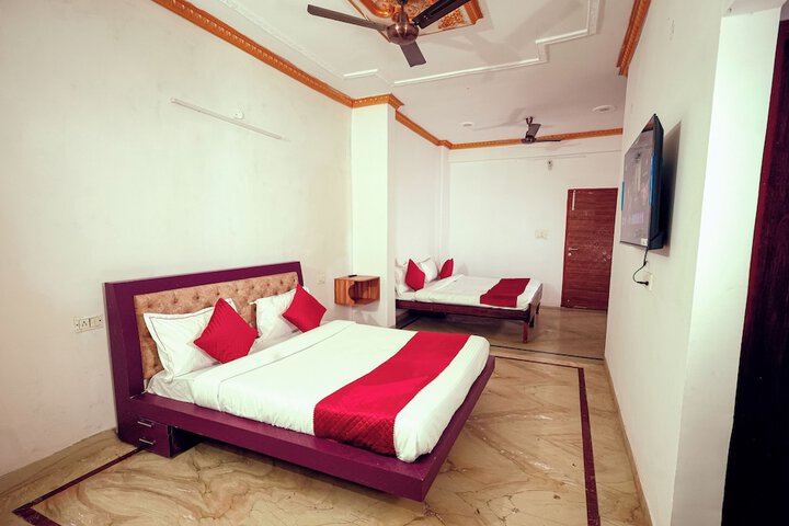 Room 6 of 28