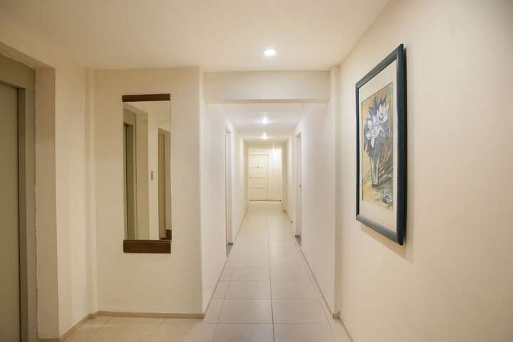 Ballroom/Hall 38 of 44