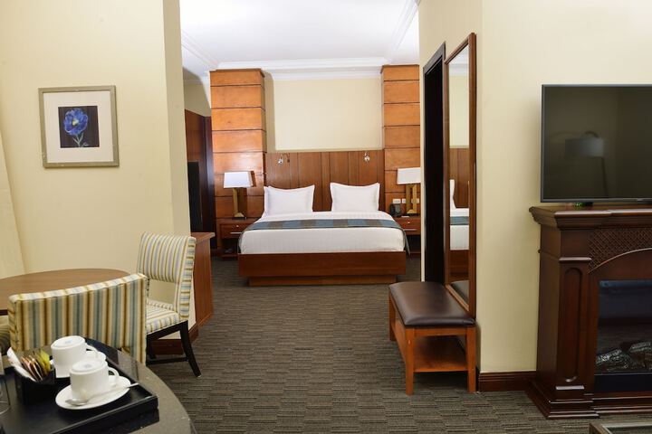 Room 15 of 168