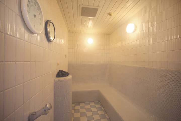Room 46 of 98