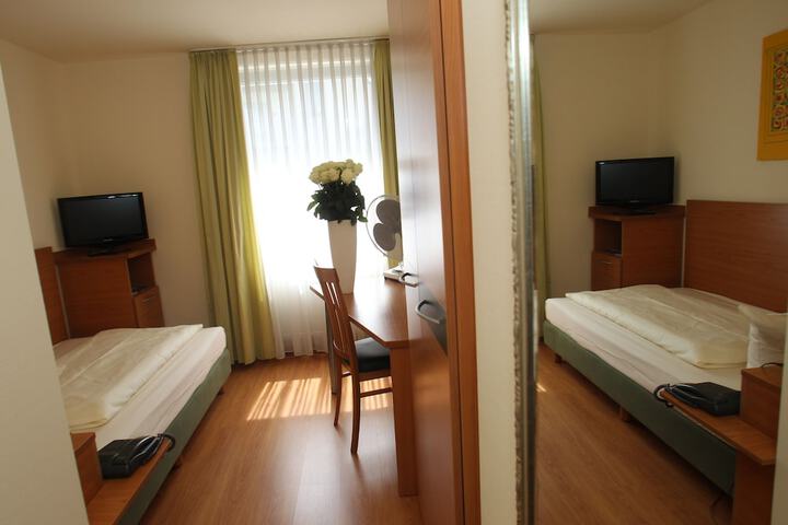 Room 5 of 20