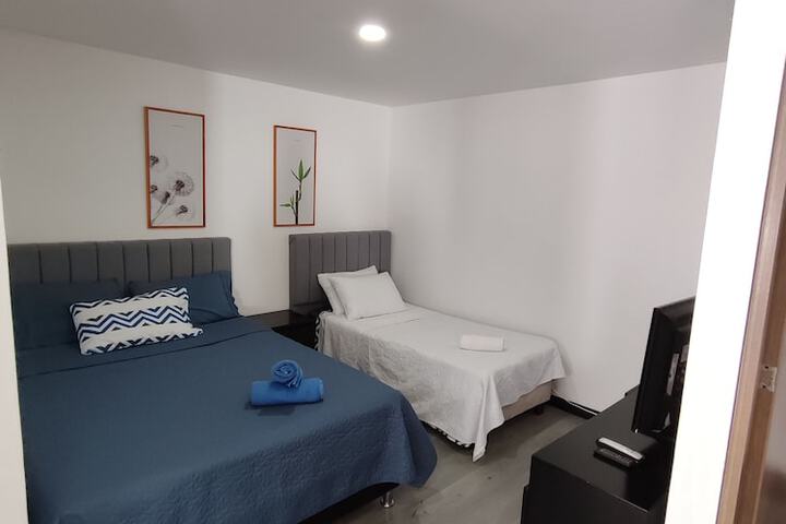 Room 3 of 83