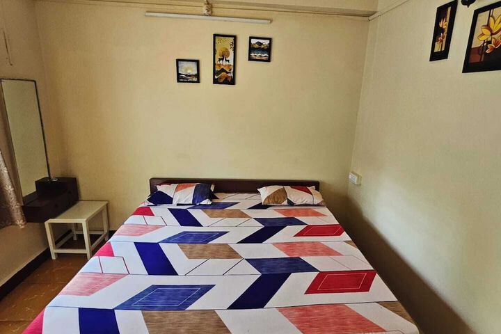 Room 11 of 30