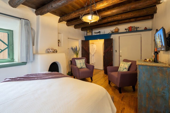 Room 27 of 84