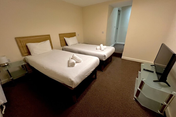Room 40 of 74