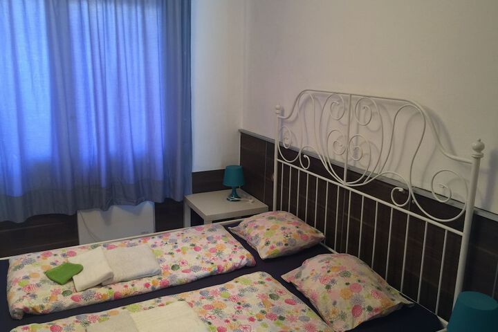 Room 5 of 45