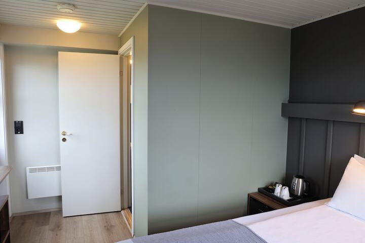 Room 10 of 47