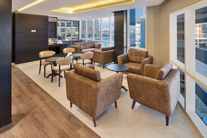 Business Center 248 of 260