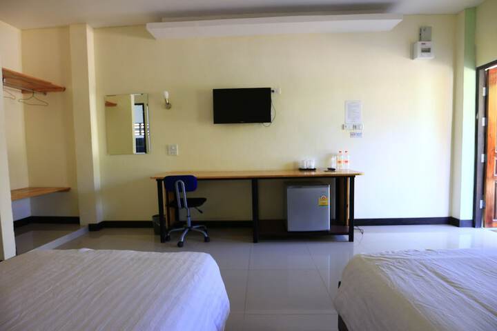 Room 8 of 10