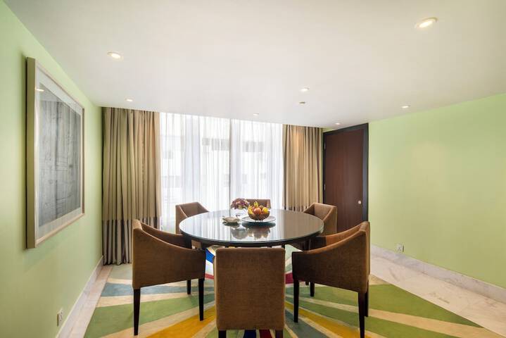 Room 27 of 84