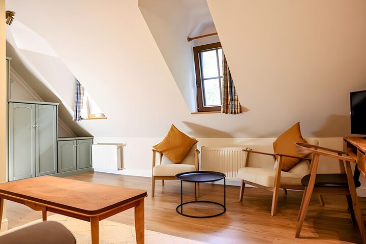 Room 46 of 82