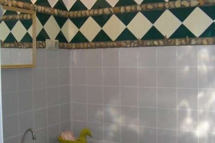 Room 6 of 37