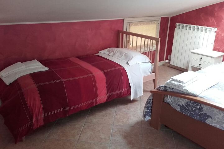 Room 8 of 76