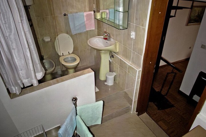 Room 15 of 26