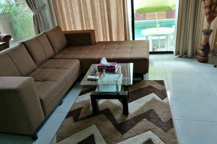 Room 8 of 13