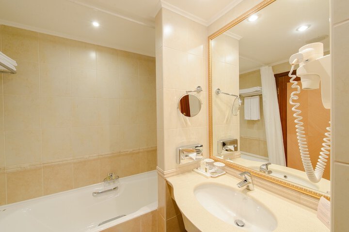 Room 15 of 47