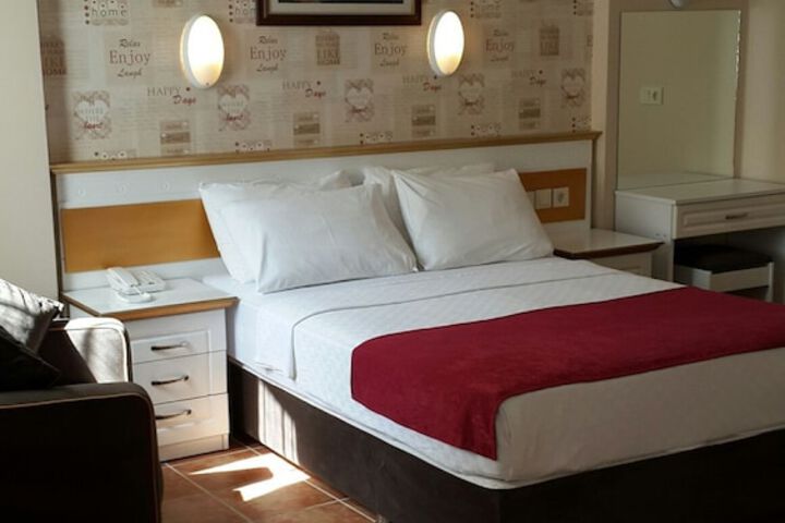 Room 12 of 72
