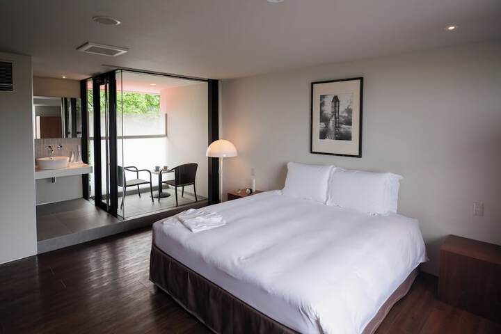 Room 14 of 25