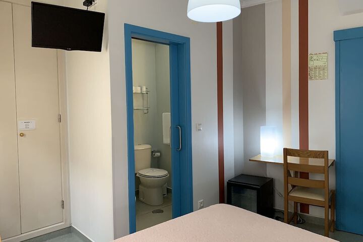 Room 43 of 85