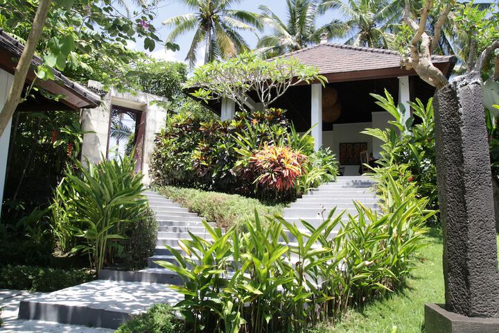 Hotel Exterior 98 of 113