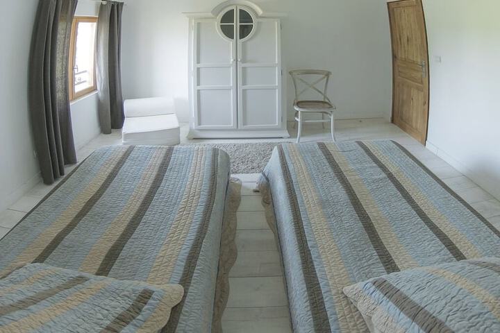 Room 5 of 22