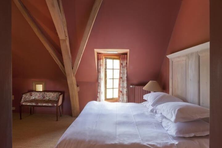Room 8 of 40