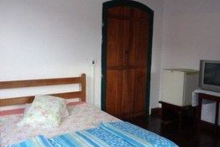 Room 12 of 19