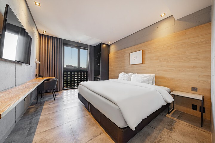 Room 21 of 43