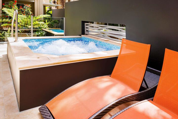 Hotel with Pool