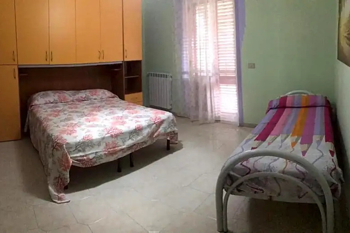 Room 3 of 10