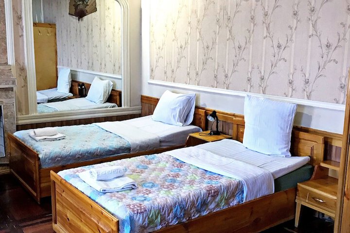 Room 10 of 30