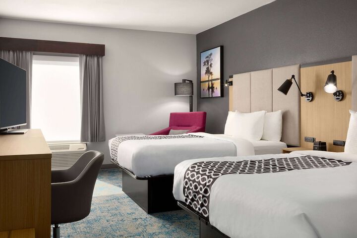 2 Queen Beds (4 of 7)