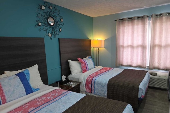 Room 12 of 32