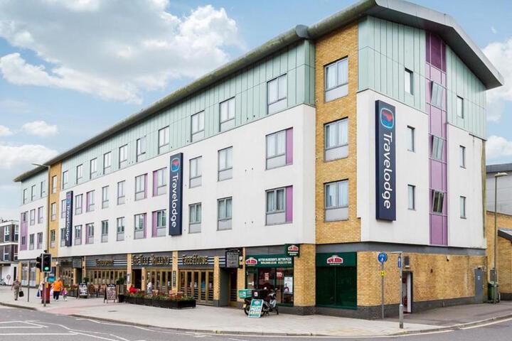 Travelodge Farnborough Central
