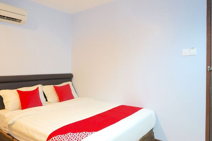 Room 9 of 30