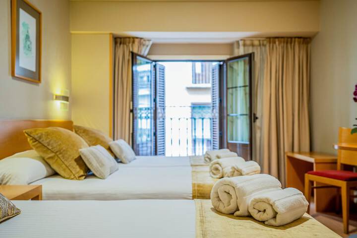 Room 45 of 76