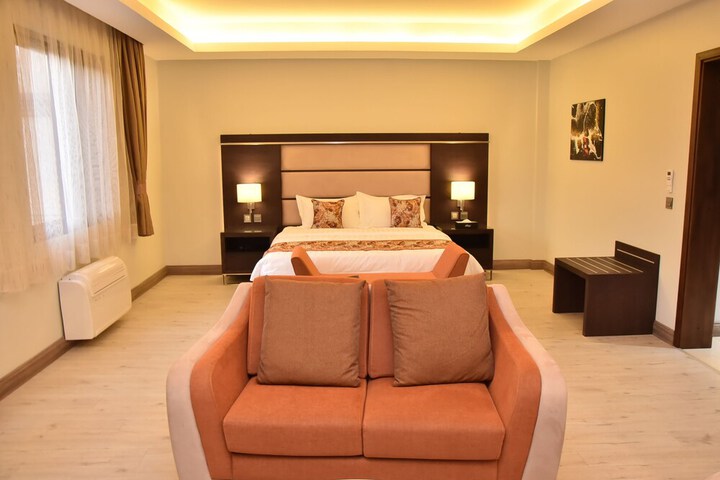 Room 46 of 86