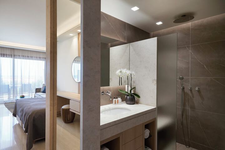 Room 32 of 180