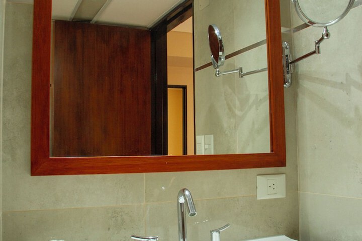 Room 26 of 33