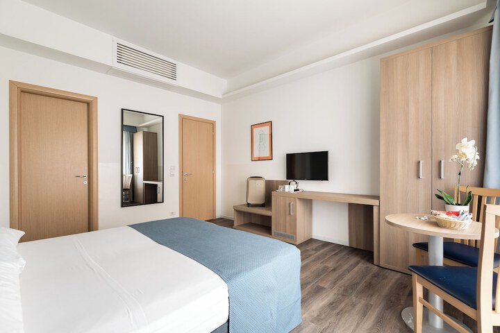 Room 15 of 47