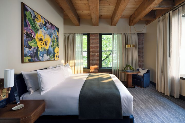Room 3 of 70