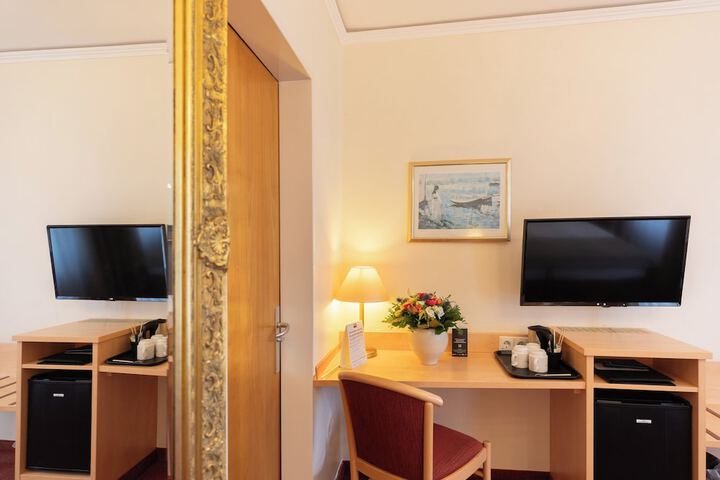 Room 18 of 45