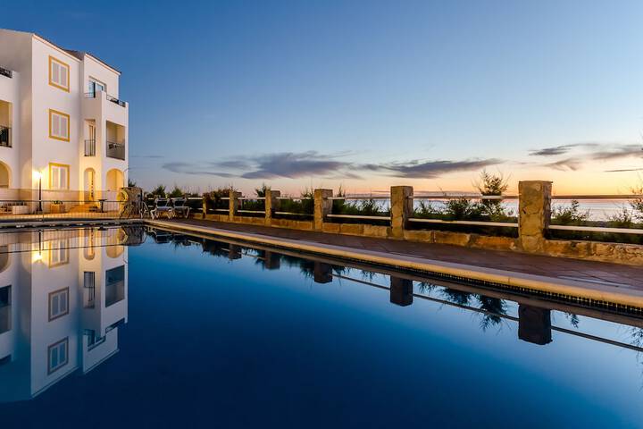 Hotel Pool