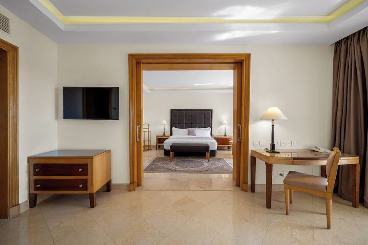 Room 57 of 176