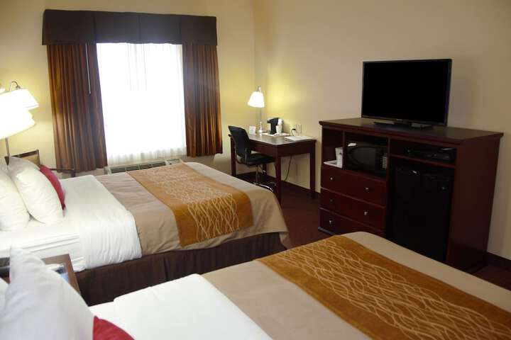2 Queen Beds Deluxe (13 of 14)