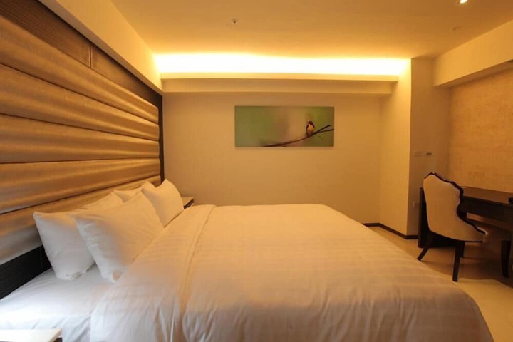 Room 25 of 62