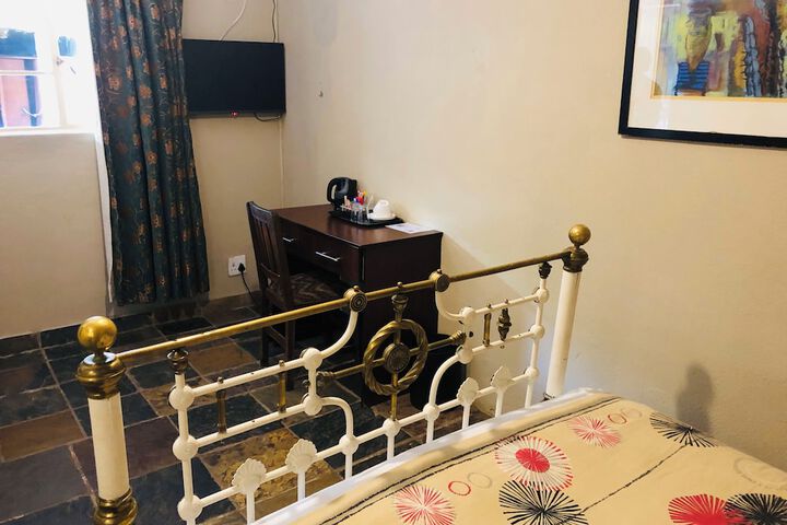 Room 106 of 275