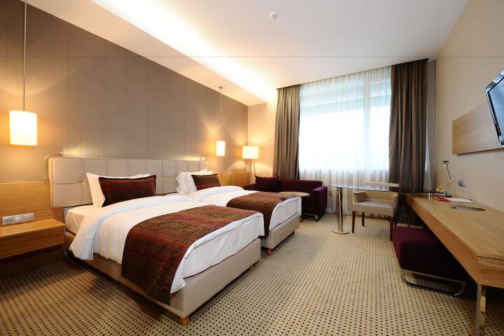 Room 14 of 84