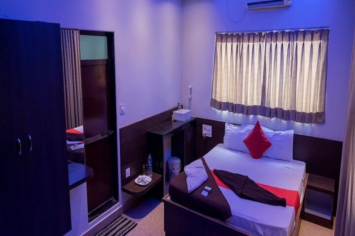 Room 9 of 43